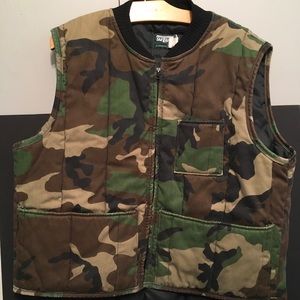 Men XL camouflage Vest
